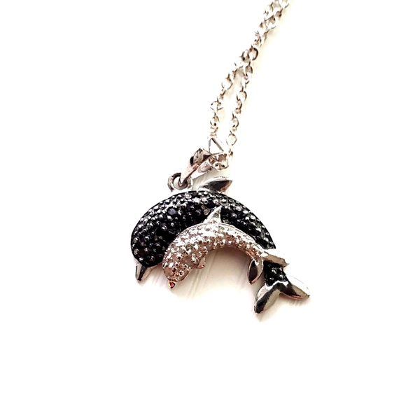 DOLPHINS Necklace - Picture 2 of 10